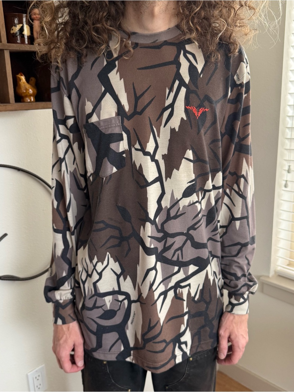 Vintage 2000s Predator Camo Long Sleeve Pocket Tee Hunting Gear Y2K ~ Size Large